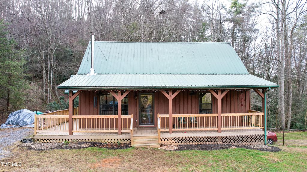 Photo of 13660 Asheville Highway, Greeneville, TN 37743 (MLS # 9990048)