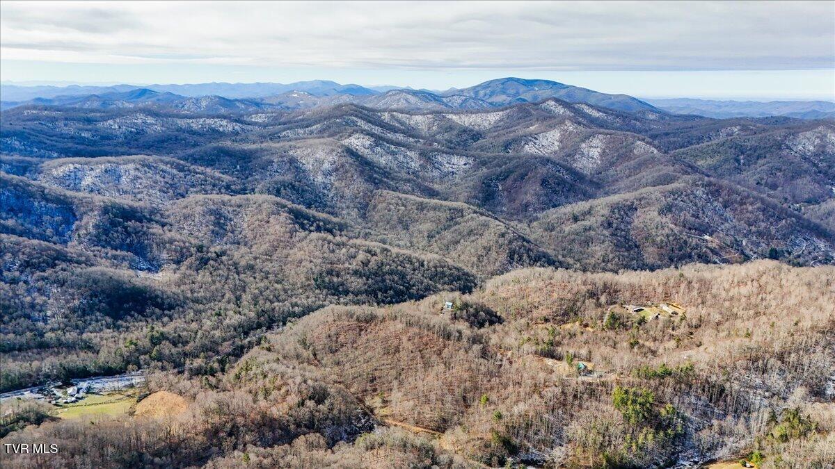 1255 Tiger Creek Road, Roan Mountain, Tennessee image 9
