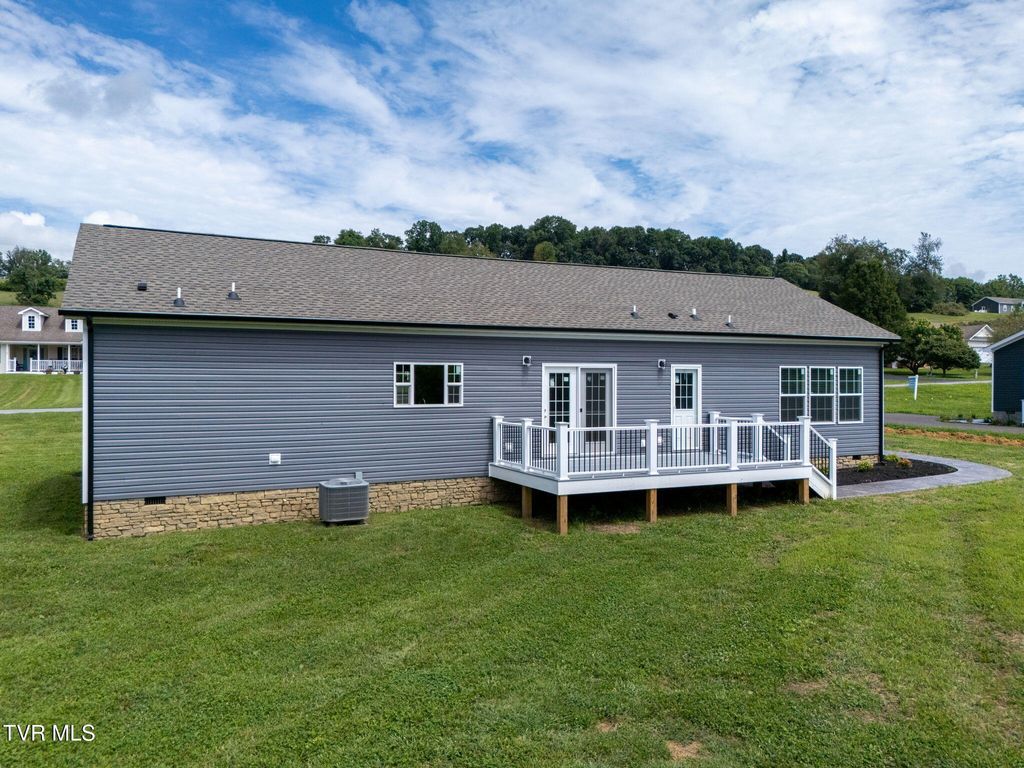 Photo of 18339 Fortunes Way, Abingdon, VA 24210 (MLS # 9984121)