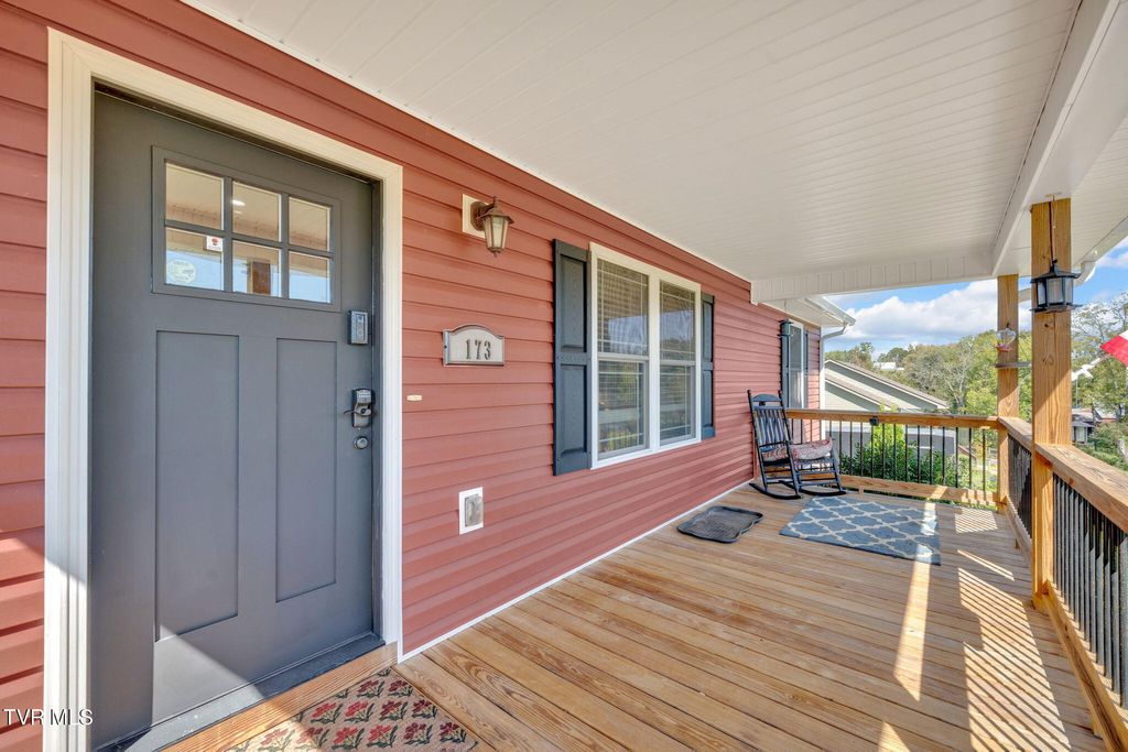 Photo of 173 Barnett Rd Rd, Jonesborough, TN 37659 (MLS # 9986645)