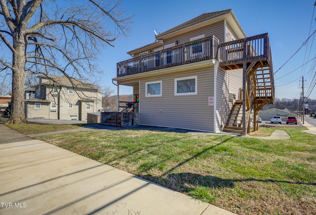 Photo of 204 Watauga Avenue, Johnson City, TN 37601 (MLS # 10000670)