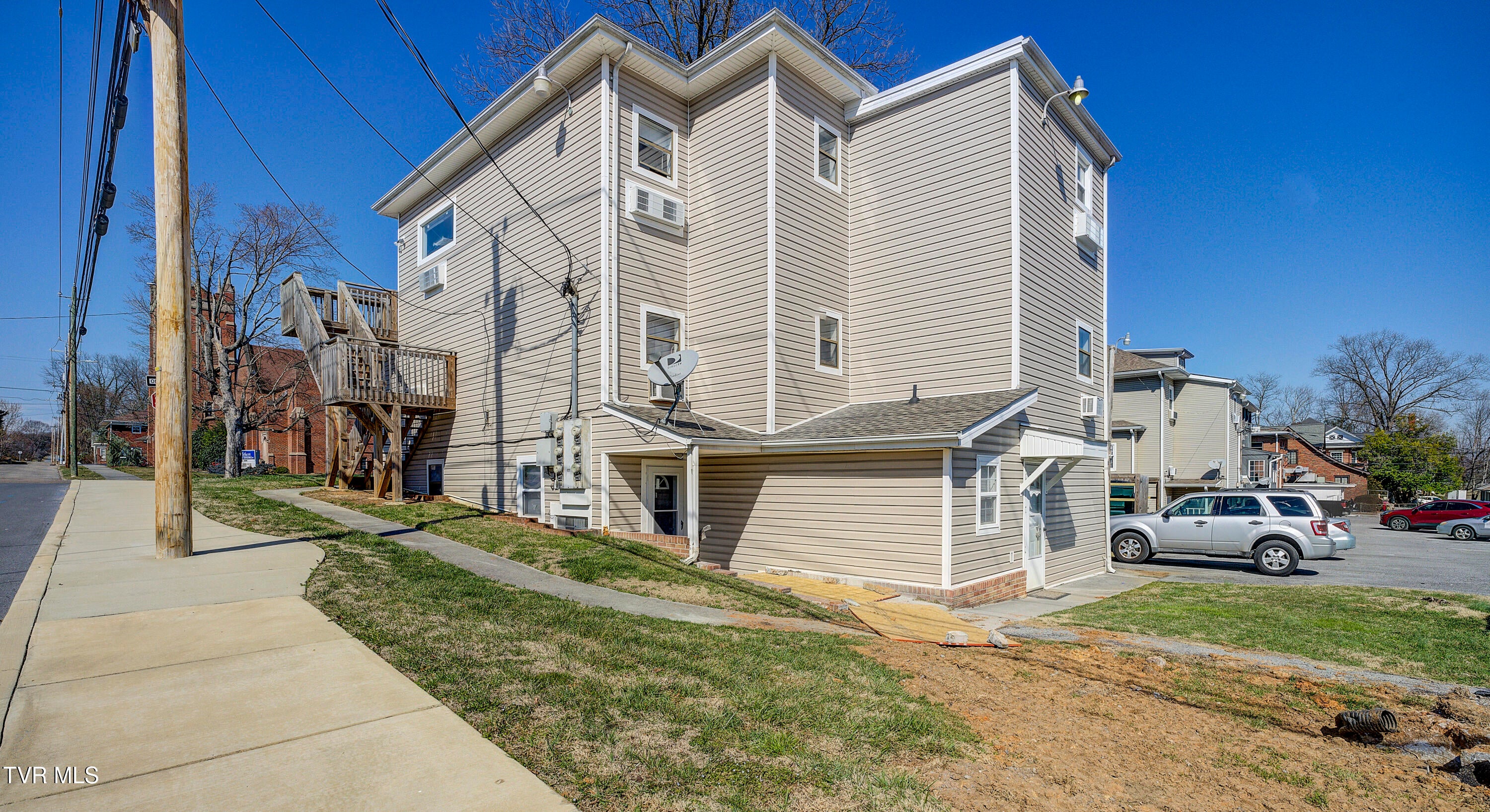 204 East Watauga Avenue