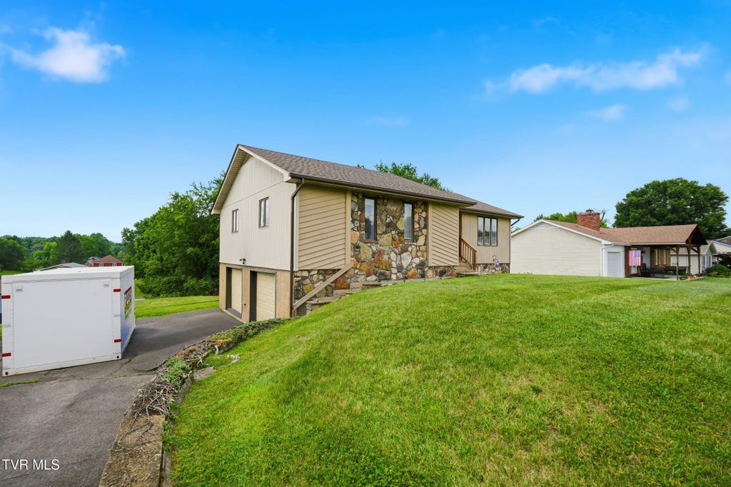 Photo of 5011 Old Jonesboro Road, Bristol, TN 37620 (MLS # 9997335)