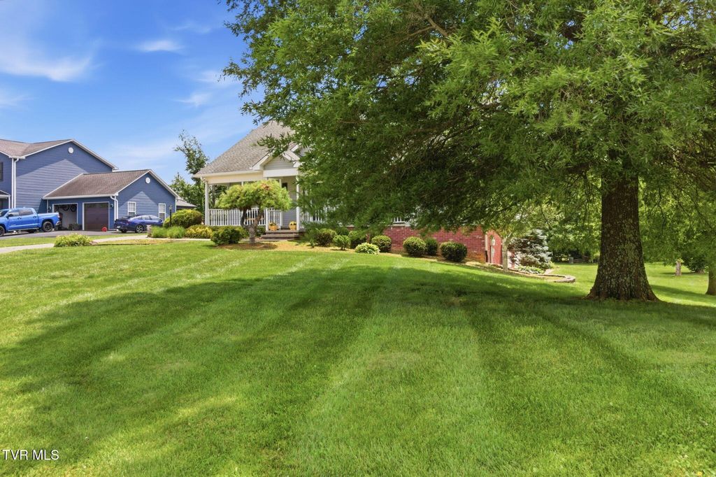 Photo of 116 Pine Bark Drive, Jonesborough, TN 37659 (MLS # 9996846)