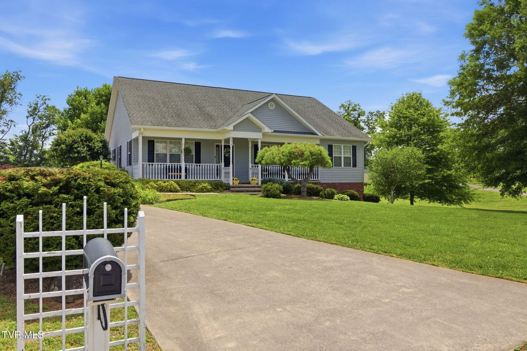 Photo of 116 Pine Bark Drive, Jonesborough, TN 37659 (MLS # 9996846)