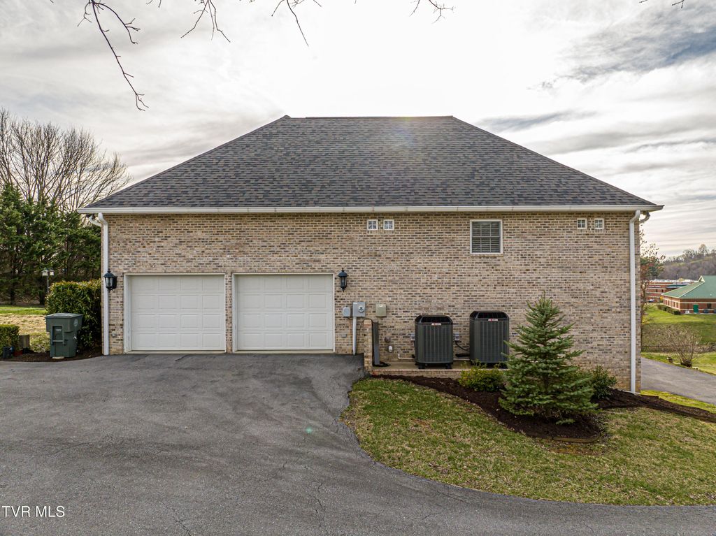 Photo of 625 Locust Street, Abingdon, VA 24210 (MLS # 9990887)