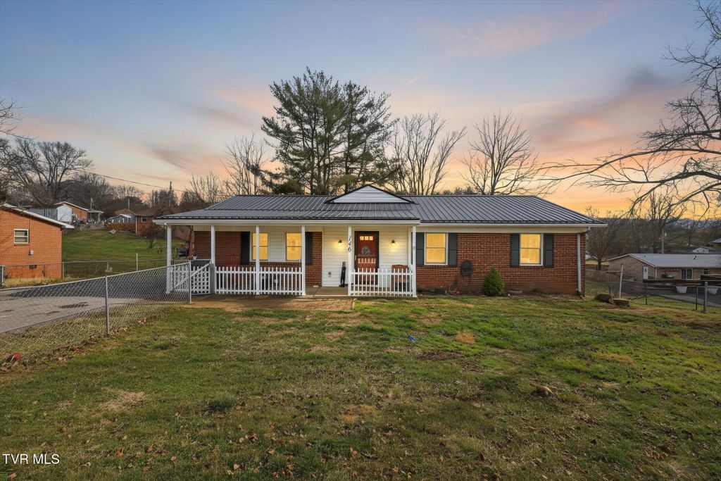 Photo of 146 Circleview Drive, Johnson City, TN 37615 (MLS # 9989698)