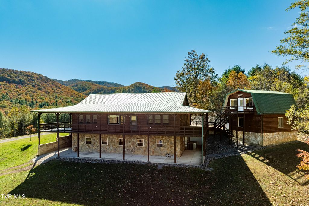 Photo of 928 Avery Branch Road, Mountain City, TN 37683 (MLS # 9987781)