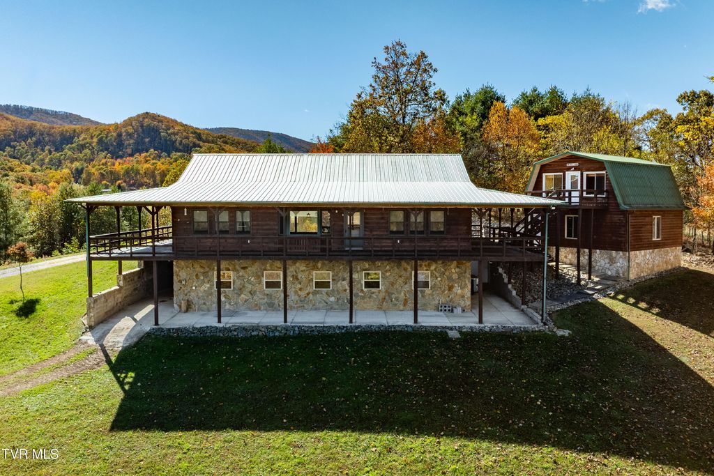 Photo of 928 Avery Branch Road, Mountain City, TN 37683 (MLS # 9987781)