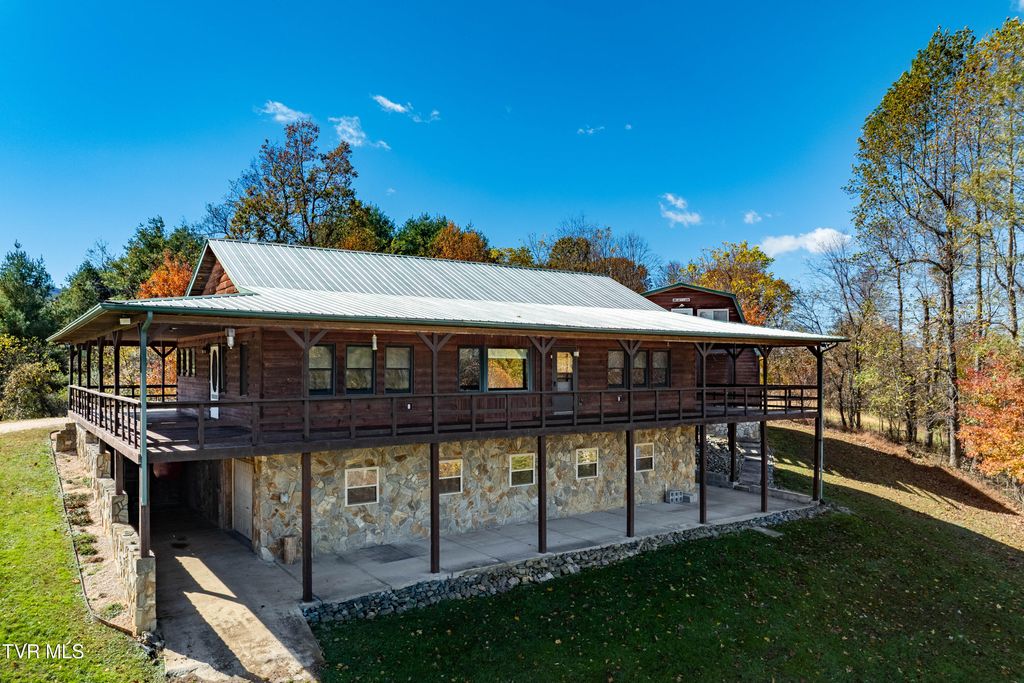 Photo of 928 Avery Branch Road, Mountain City, TN 37683 (MLS # 9987781)