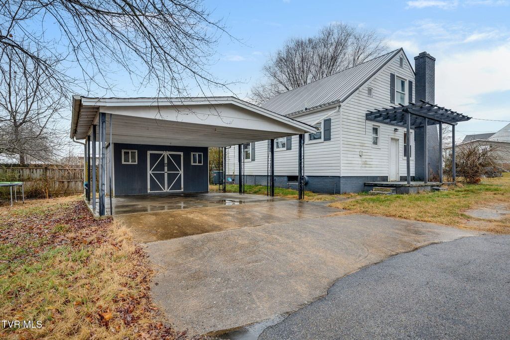 Photo of 1802 Washington Avenue, Kingsport, TN 37664 (MLS # 9991681)