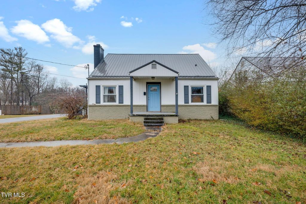 Photo of 1802 Washington Avenue, Kingsport, TN 37664 (MLS # 9991681)