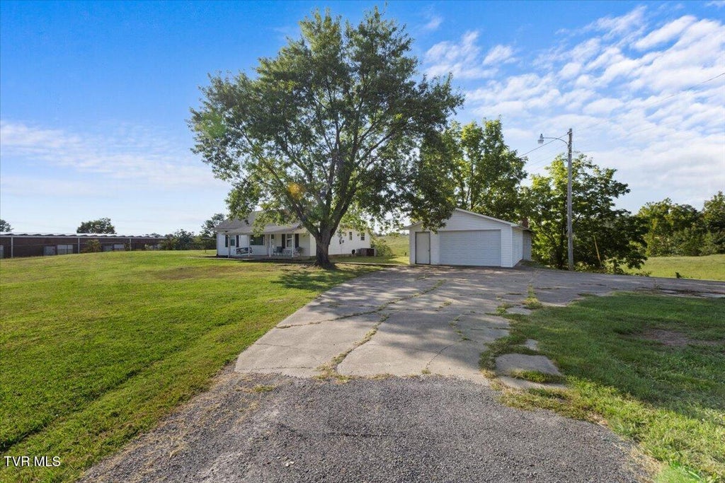 Photo of 337 Allen Drive, Bulls Gap, TN 37711 (MLS # 10000552)
