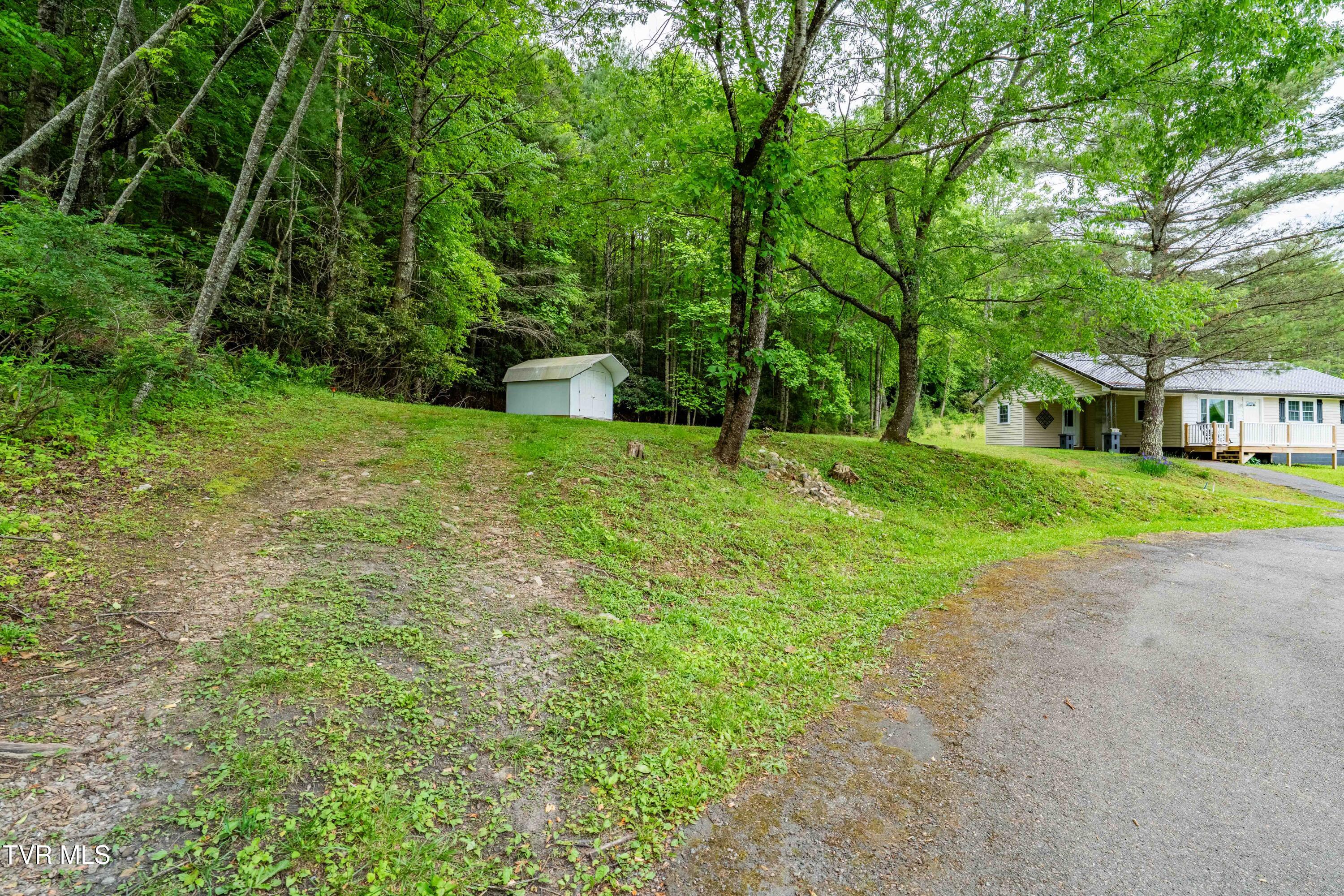 674 Shoun Street, Mountain City, Tennessee image 3