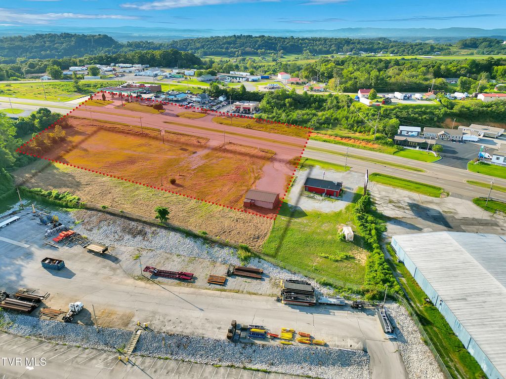 Photo of 310 Andrew Johnson Highway, Greeneville, TN 37745 (MLS # 9981068)