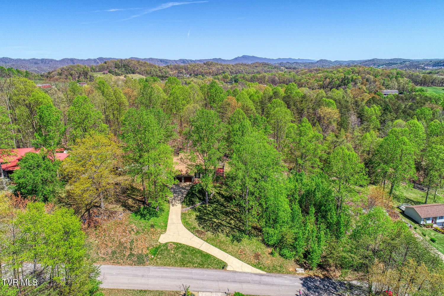 804 Seven Oaks Drive, Mount Carmel, Tennessee image 27