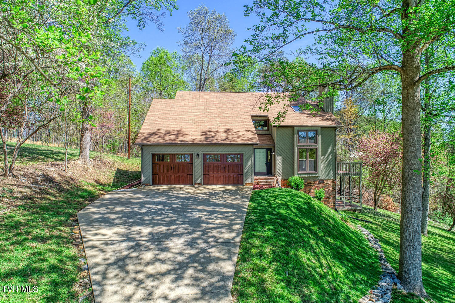 804 Seven Oaks Drive, Mount Carmel, Tennessee image 3