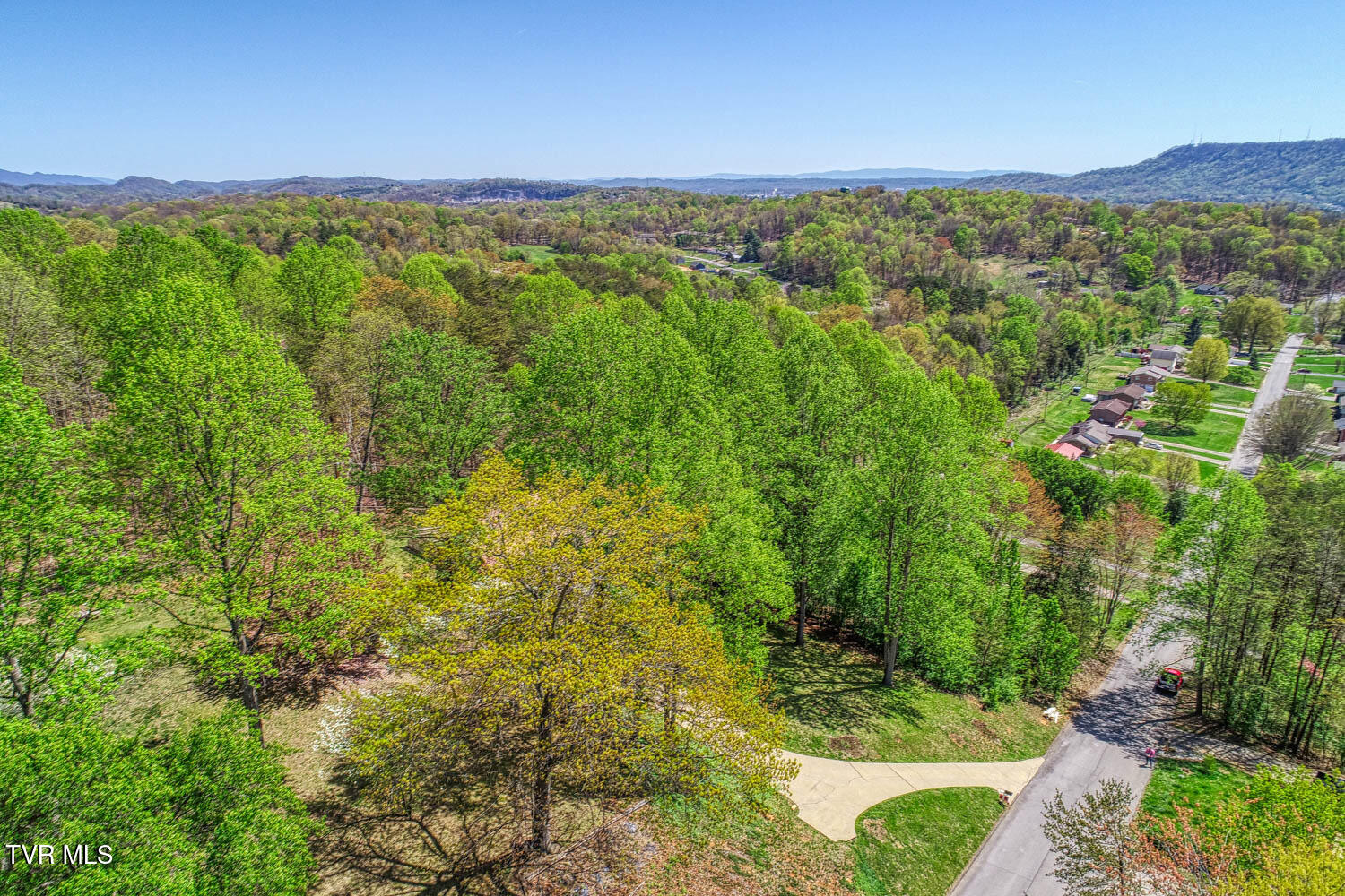 804 Seven Oaks Drive, Mount Carmel, Tennessee image 32