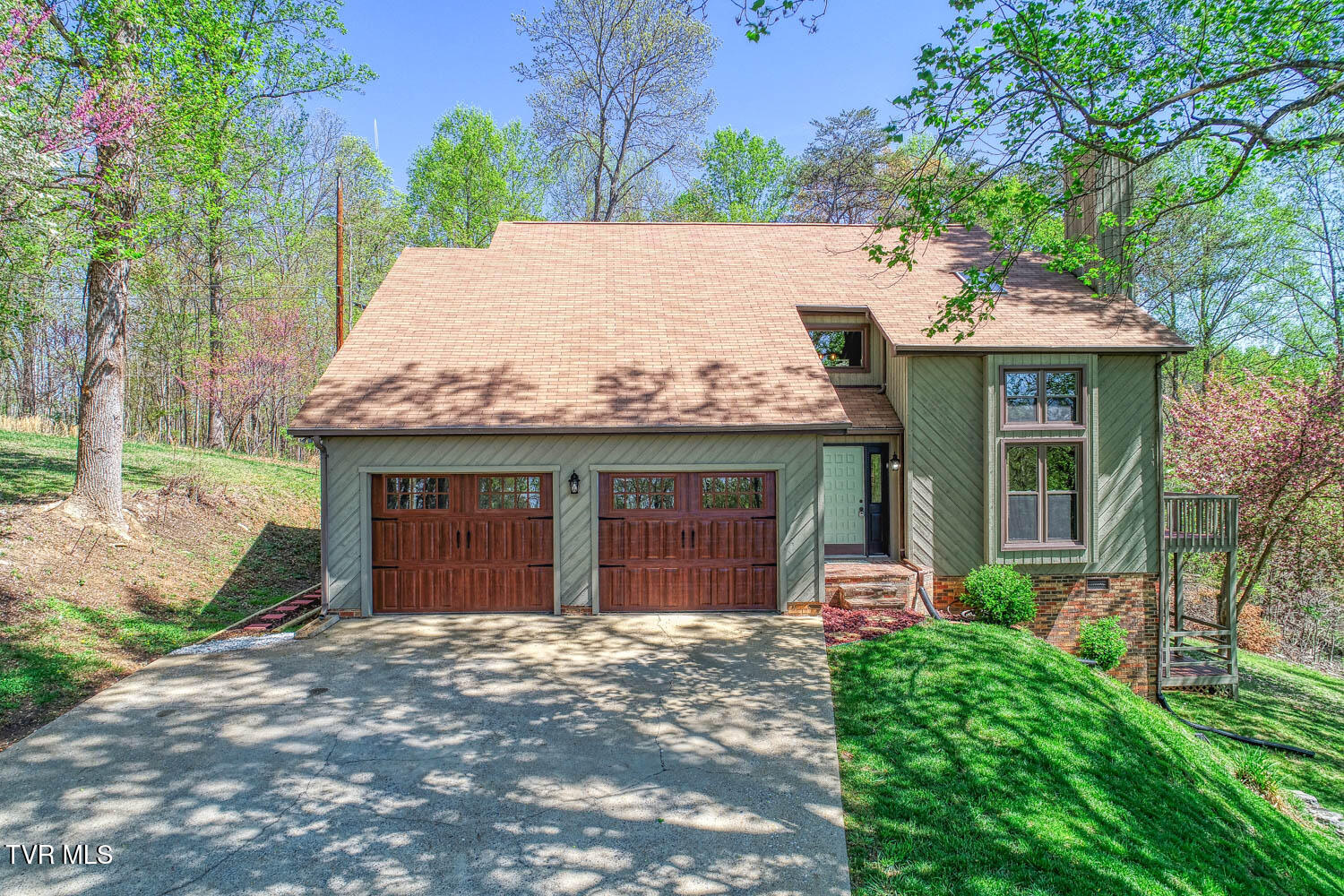 804 Seven Oaks Drive, Mount Carmel, Tennessee image 4