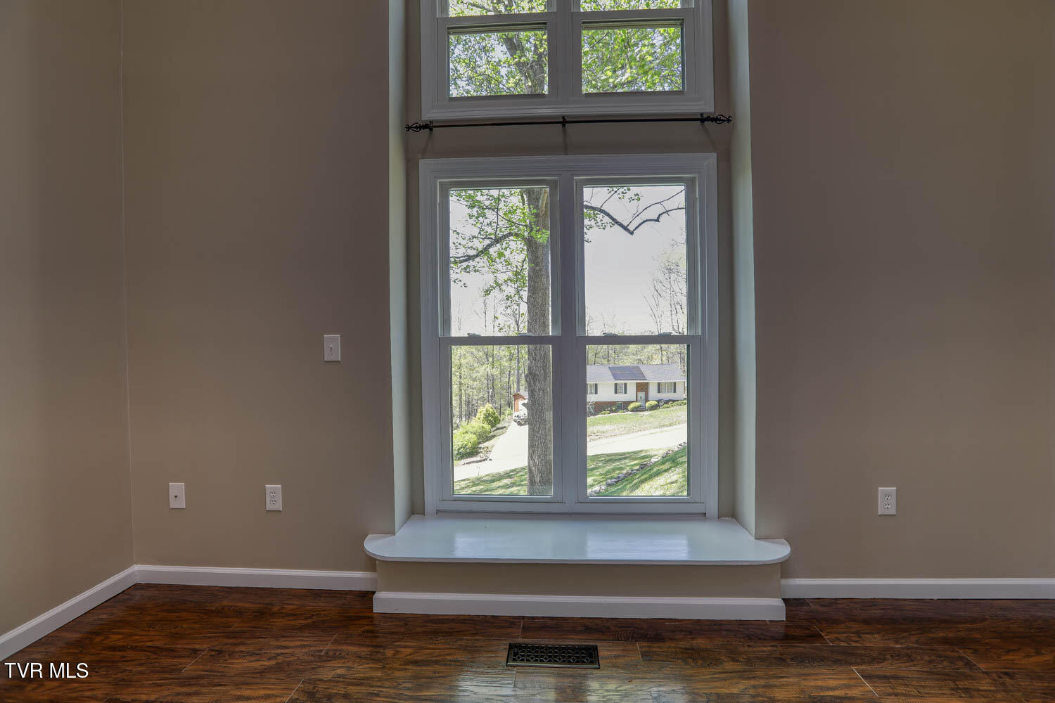 804 Seven Oaks Drive, Mount Carmel, Tennessee image 49