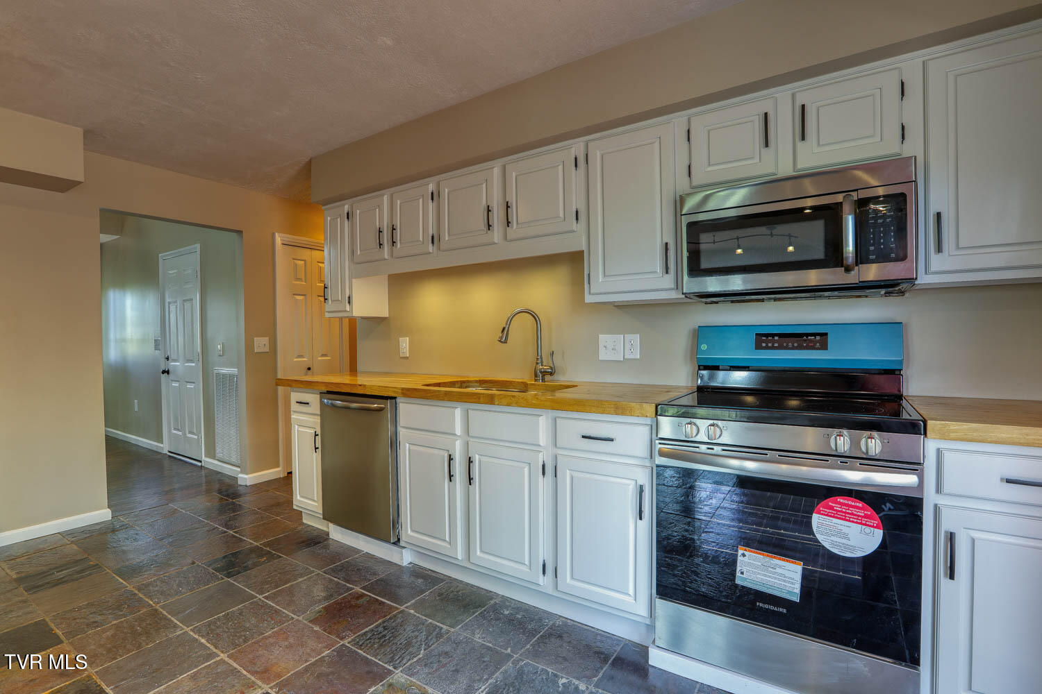 804 Seven Oaks Drive, Mount Carmel, Tennessee image 37