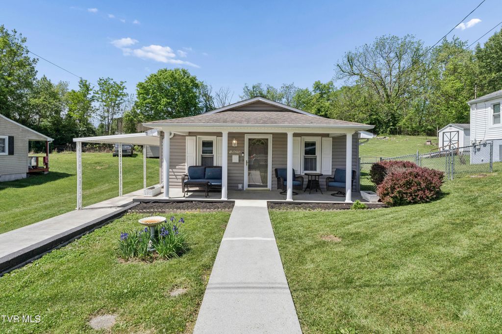 Photo of 1020 Tennessee Avenue, Bristol, TN 37620 (MLS # 9994873)