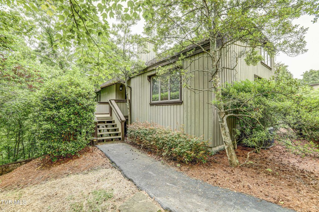 Photo of 153 Columbine Road, Kingsport, TN 37660 (MLS # 9980410)