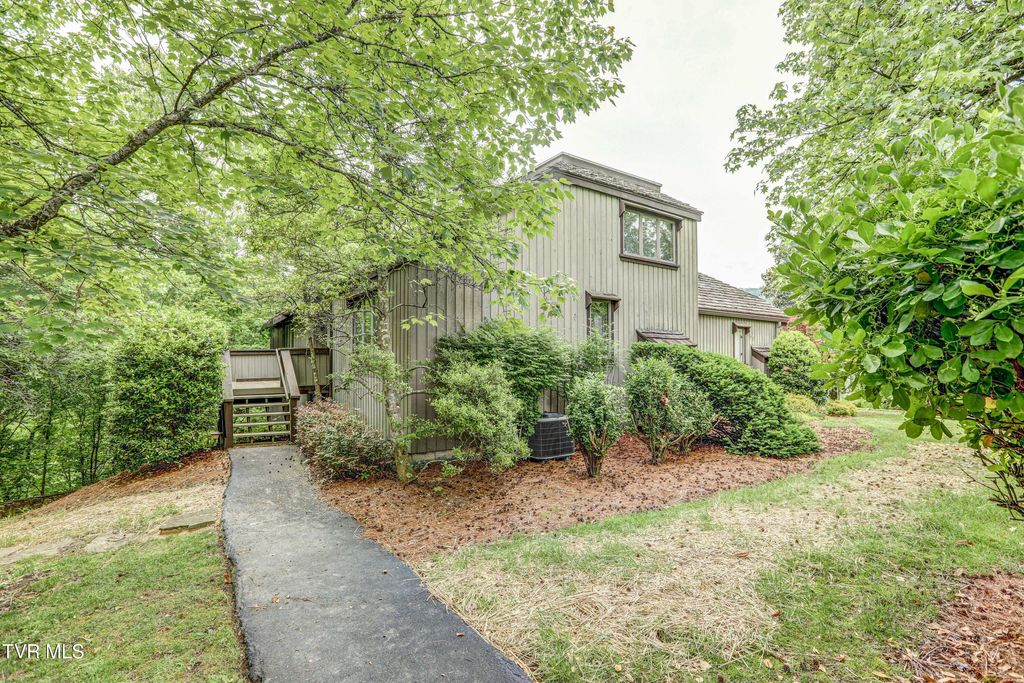 Photo of 153 Columbine Road, Kingsport, TN 37660 (MLS # 9980410)