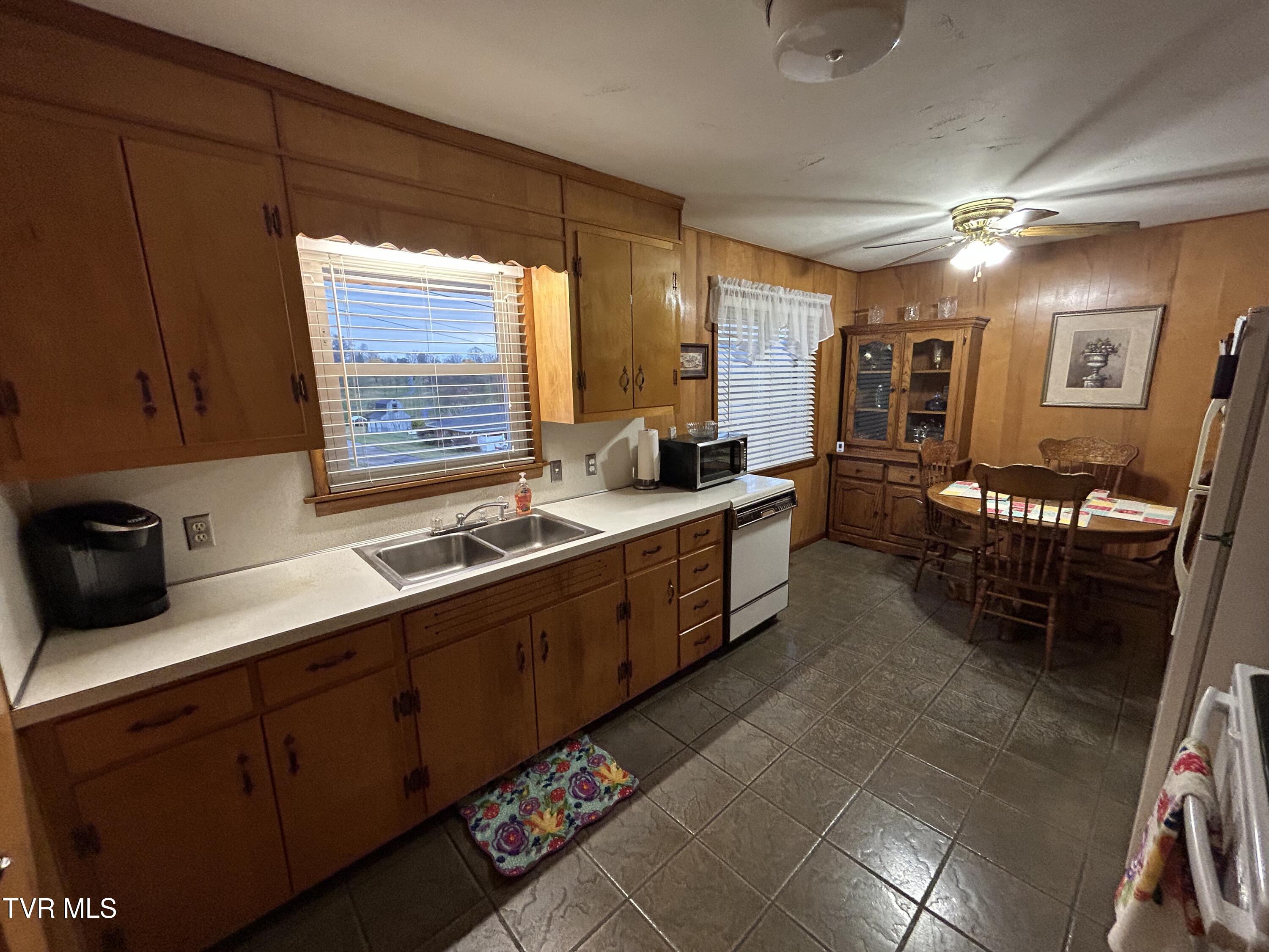 333 Broyles Avenue, Church Hill, Tennessee image 8