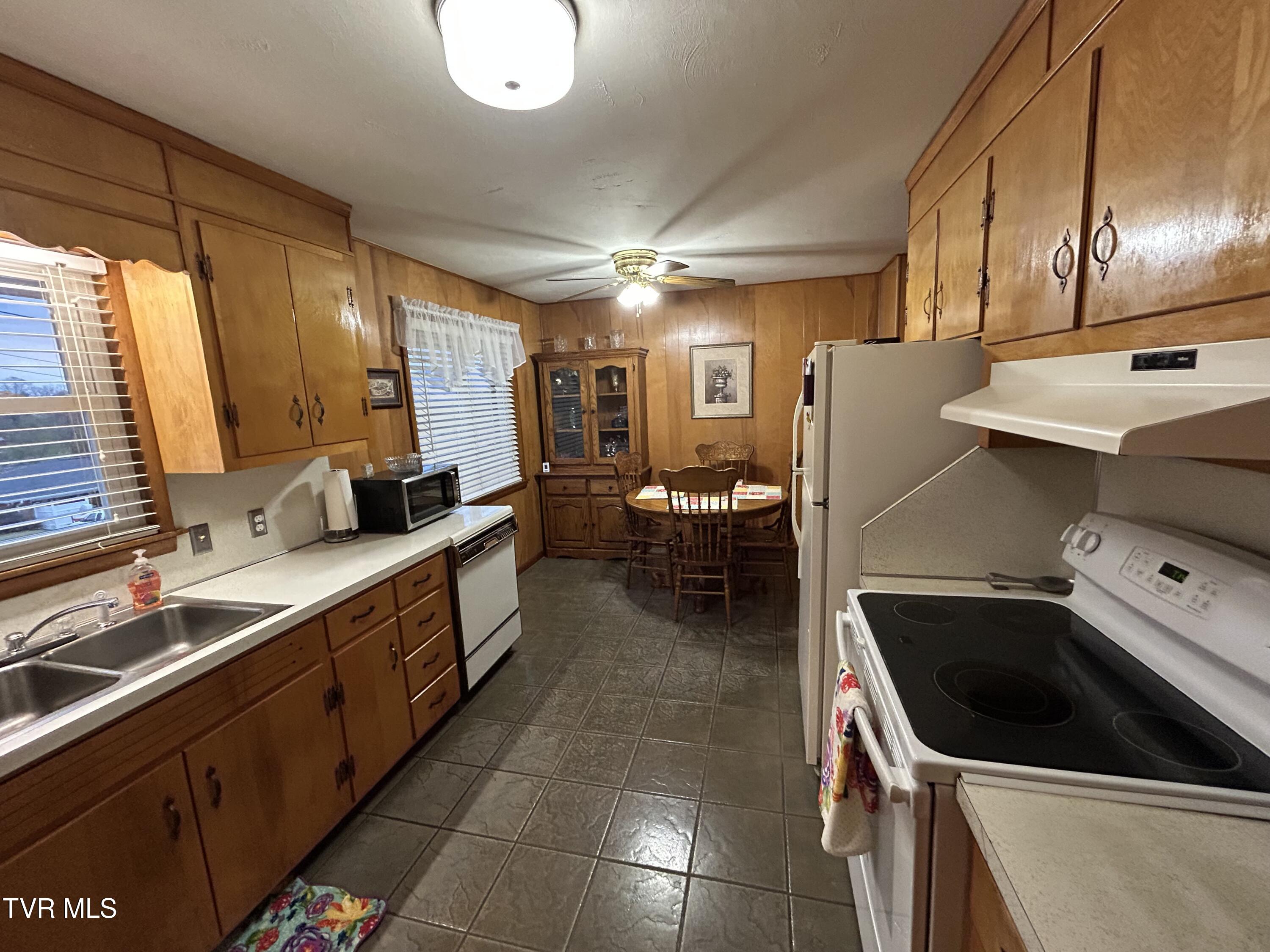 333 Broyles Avenue, Church Hill, Tennessee image 10