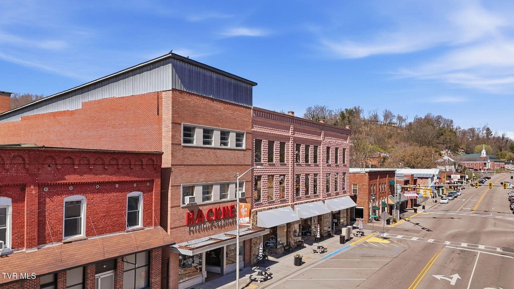 Photo of 114 West Jackson Street, Gate City, VA 24251 (MLS # 9992805)