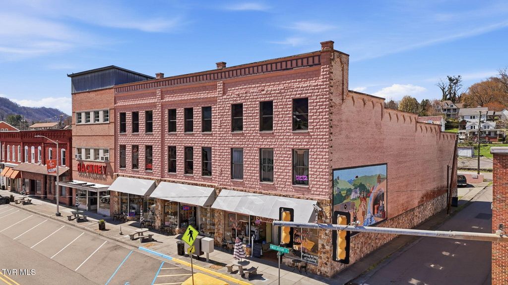 Photo of 114 West Jackson Street, Gate City, VA 24251 (MLS # 9992805)