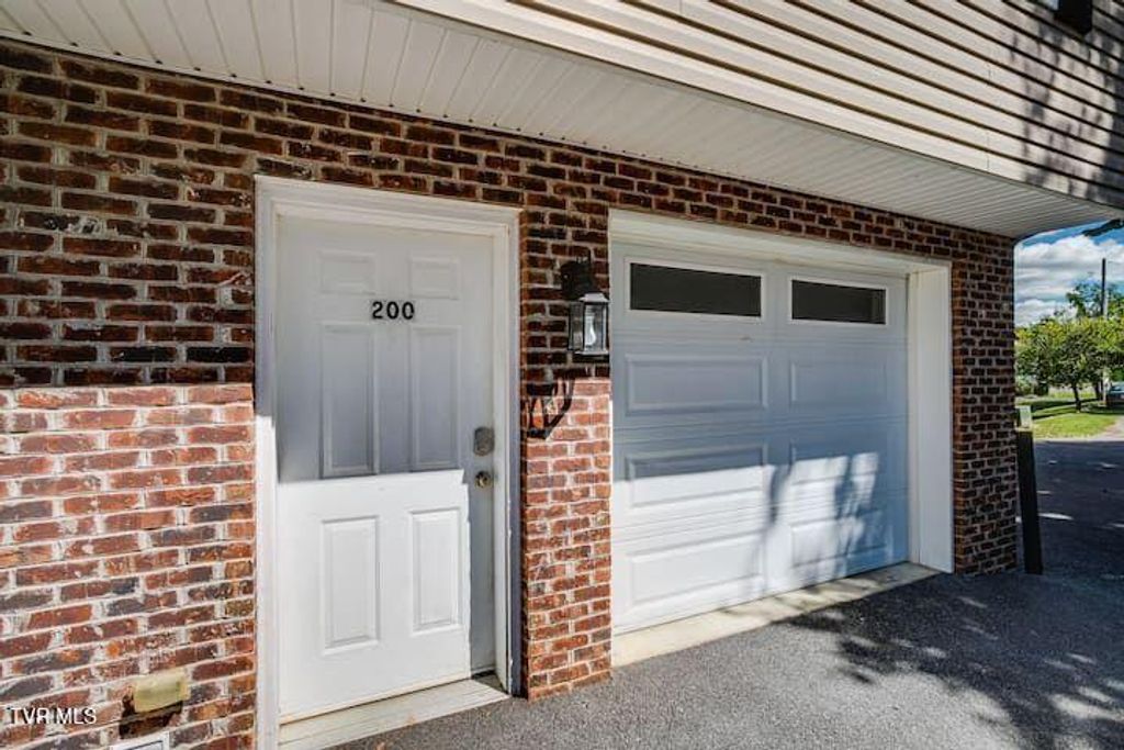 Photo of 169 Grande Avenue #200, Johnson City, TN 37601 (MLS # 9985704)