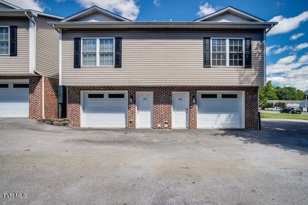 Photo of 169 Grande Avenue #200, Johnson City, TN 37601 (MLS # 9985704)