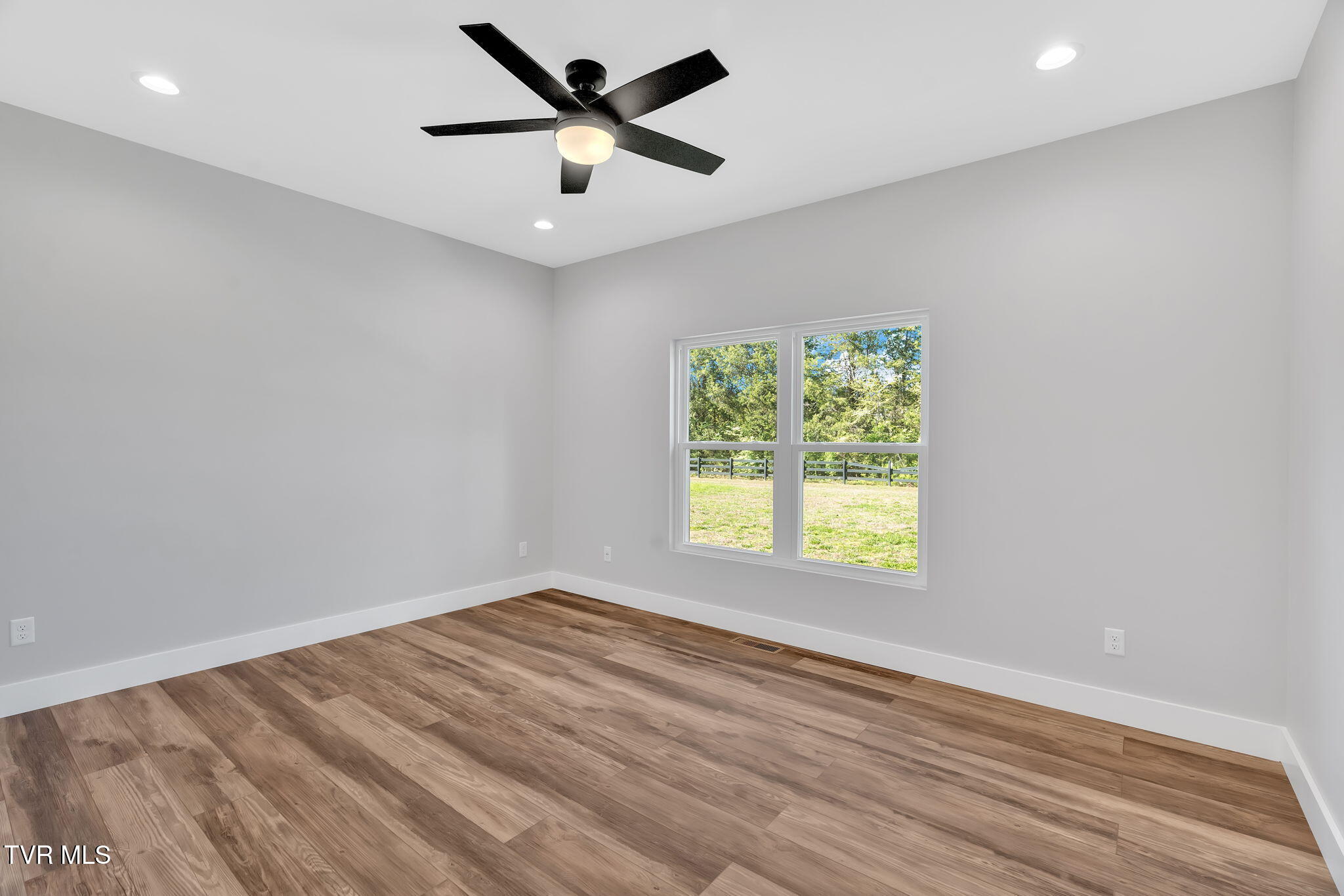 964 Deerwood Drive, Dandridge, Tennessee image 23