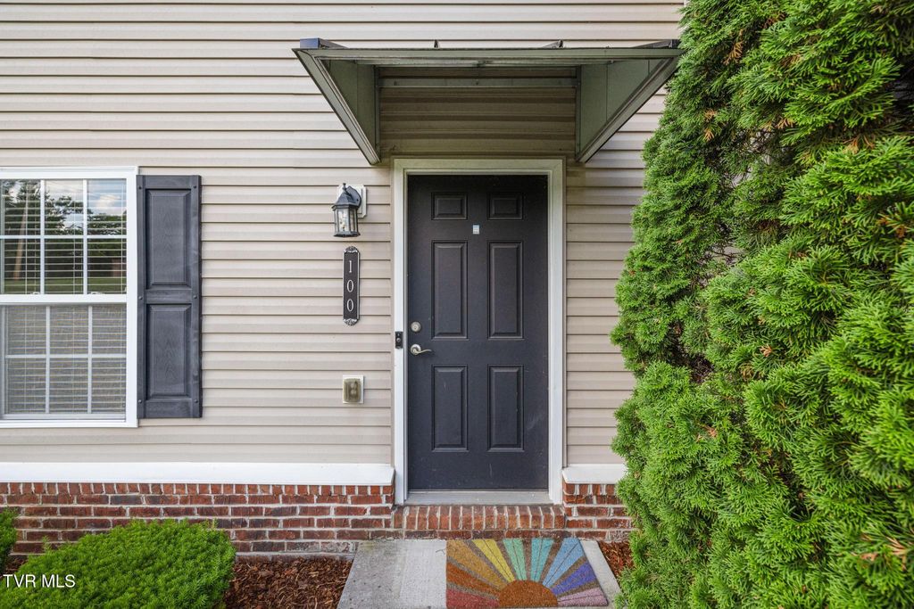 Photo of 2121 Greenwood Drive #Apt 100, Johnson City, TN 37604 (MLS # 9996813)