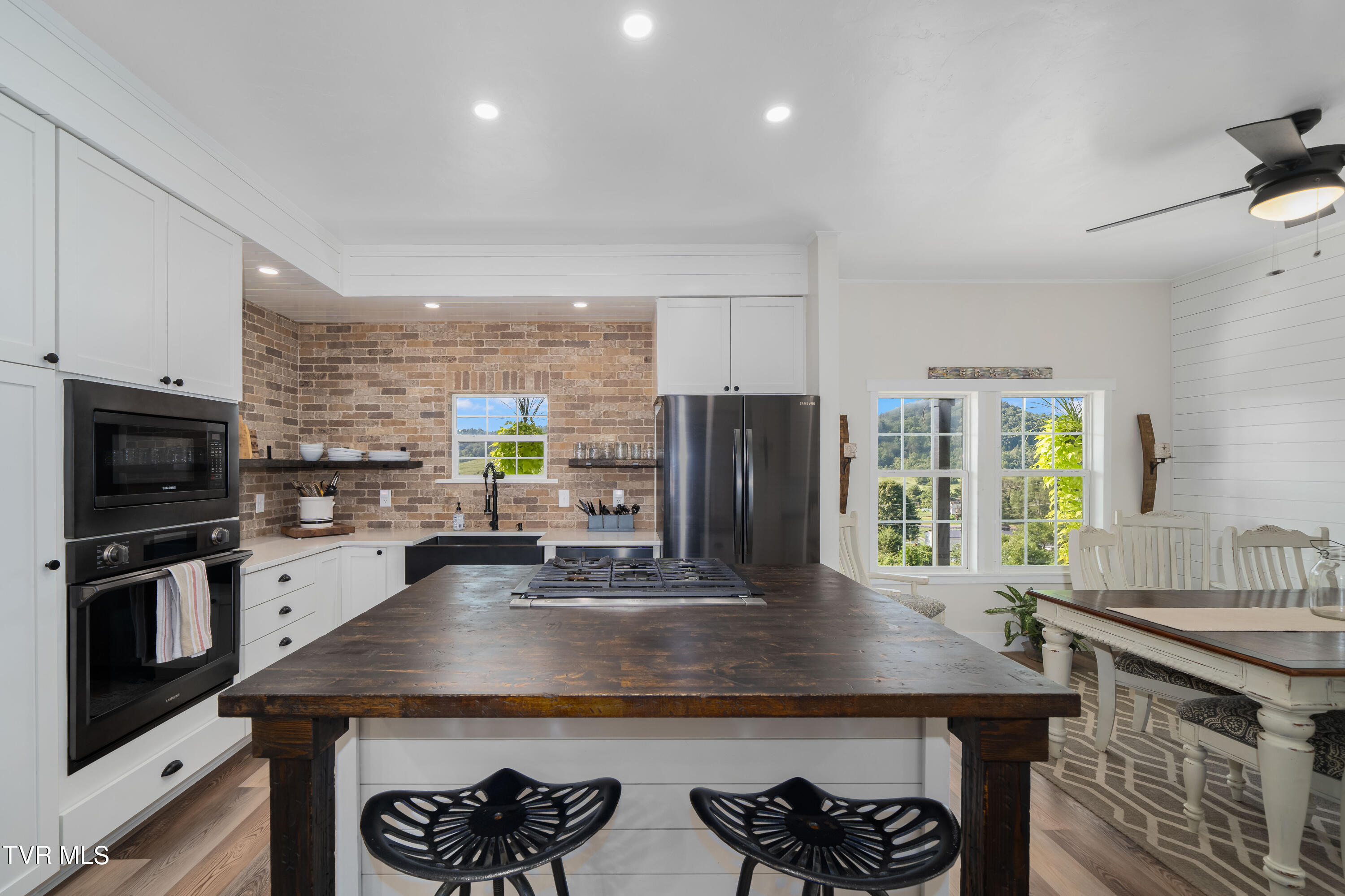 3233 Stanley Valley Road, Surgoinsville, Tennessee image 3
