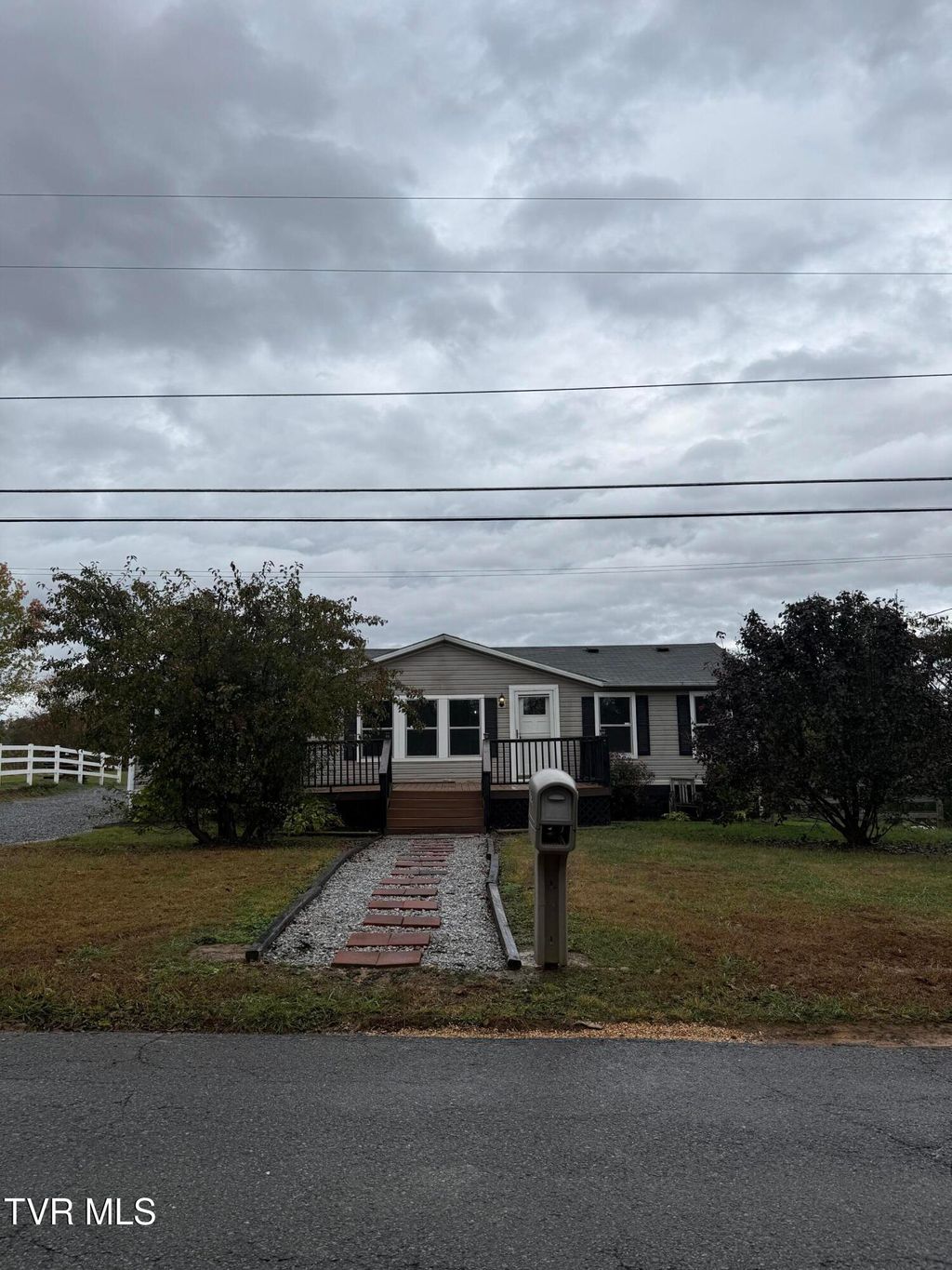 Photo of 675 Pinto Road, Greeneville, TN 37745 (MLS # 9987711)