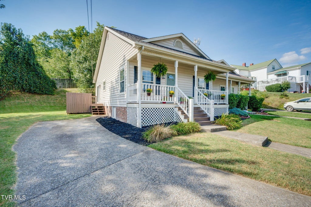 Photo of 263 Main Street Village Drive, Jonesborough, TN 37659 (MLS # 10000834)