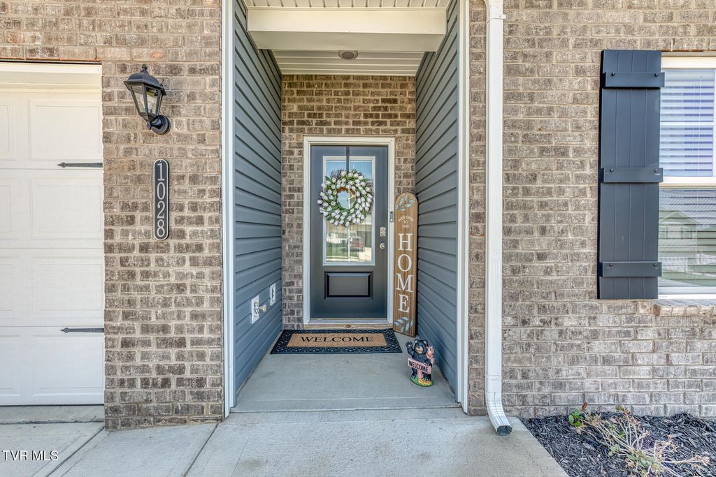Photo of 1028 Tara Court, Blountville, TN 37617 (MLS # 9992859)