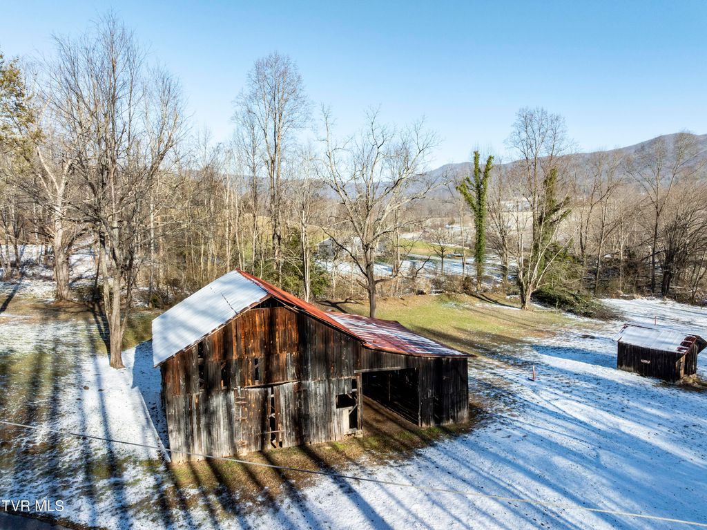 Photo of 124 Dugger Branch Road, Elizabethton, TN 37643 (MLS # 9989365)