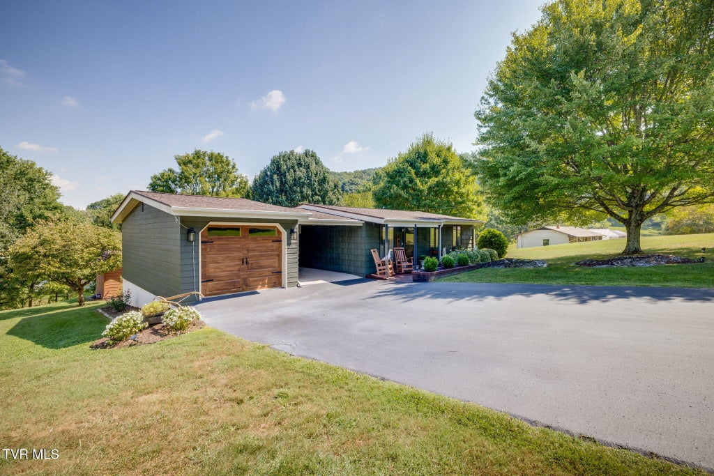 Photo of 441 Sierra Drive, Kingsport, TN 37664 (MLS # 10001195)