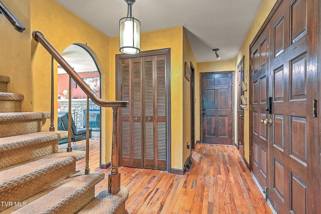 Photo of 15324 Monticello Drive, Bristol, VA 24202 (MLS # 9995373)
