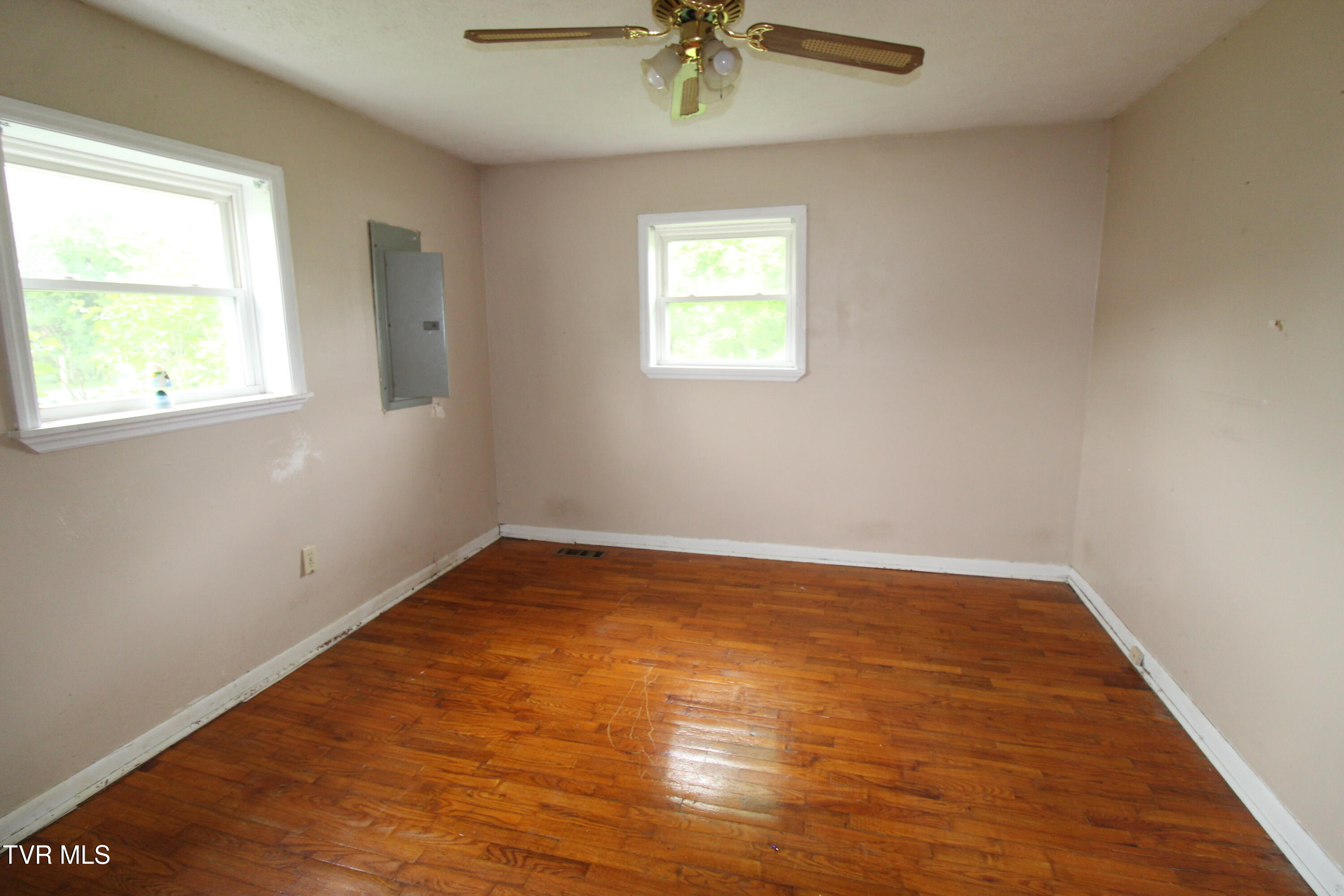301 Rose Hill Drive, Rose Hill, Virginia image 9