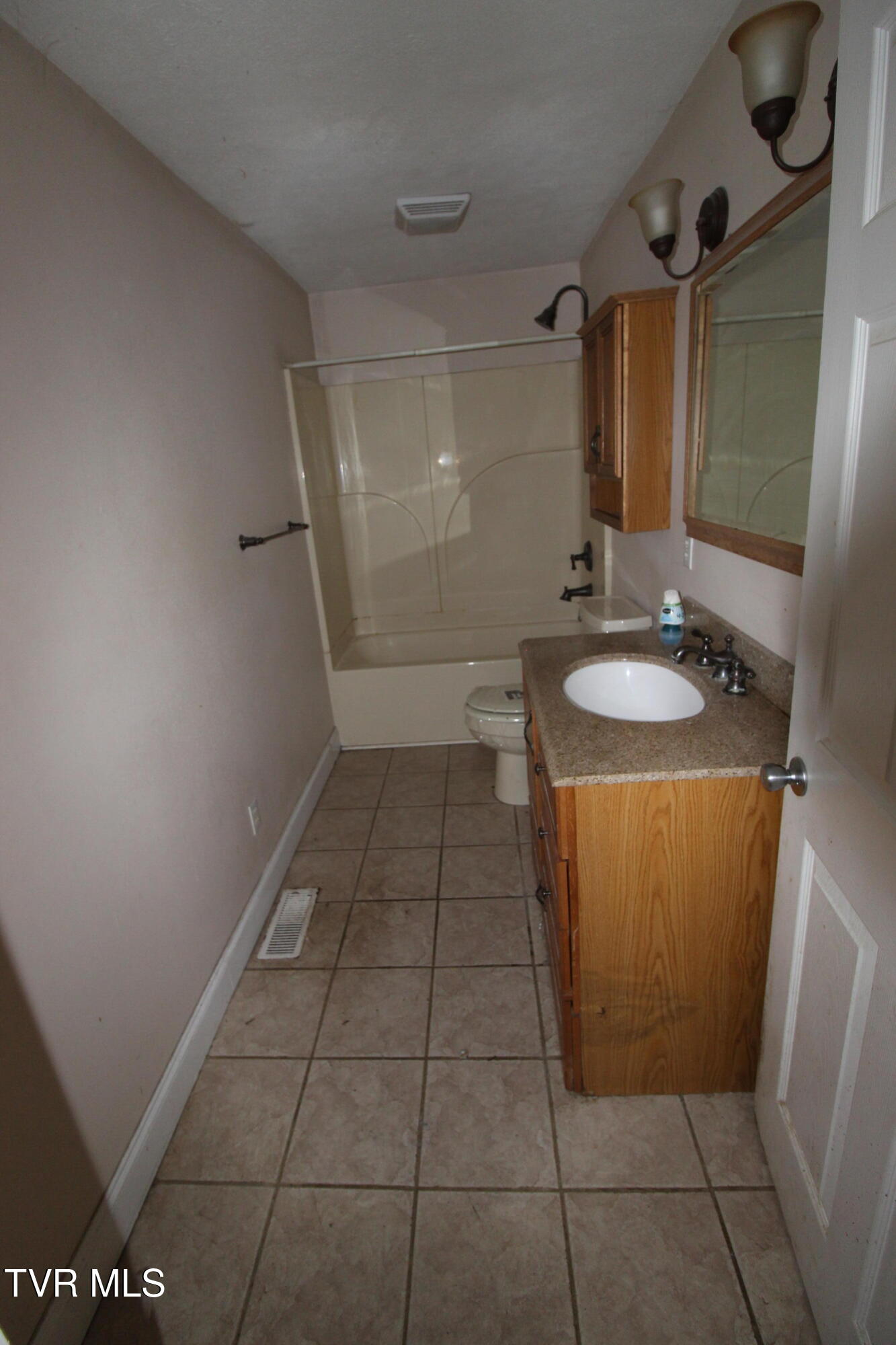 301 Rose Hill Drive, Rose Hill, Virginia image 8