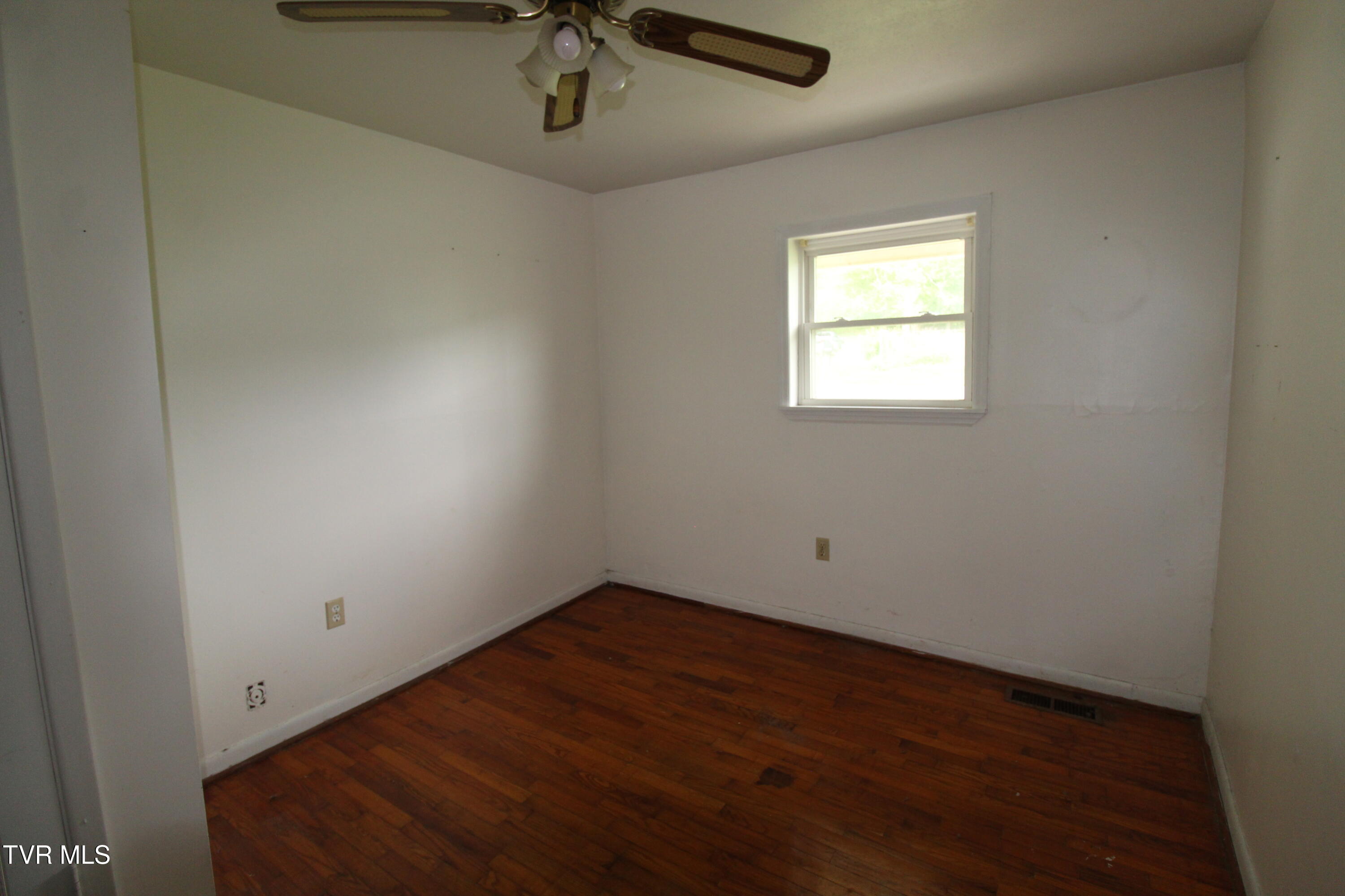 301 Rose Hill Drive, Rose Hill, Virginia image 7