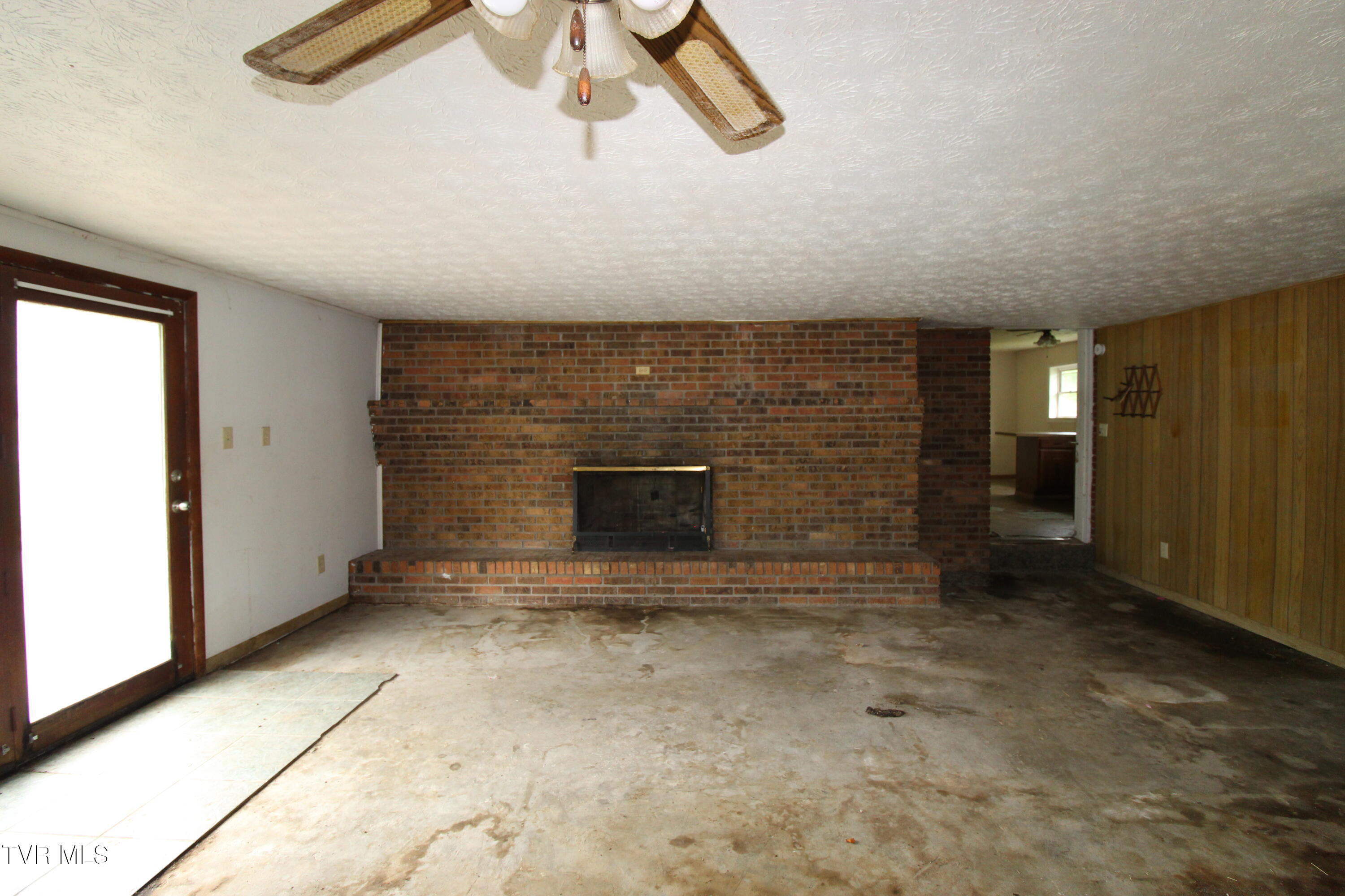 301 Rose Hill Drive, Rose Hill, Virginia image 4