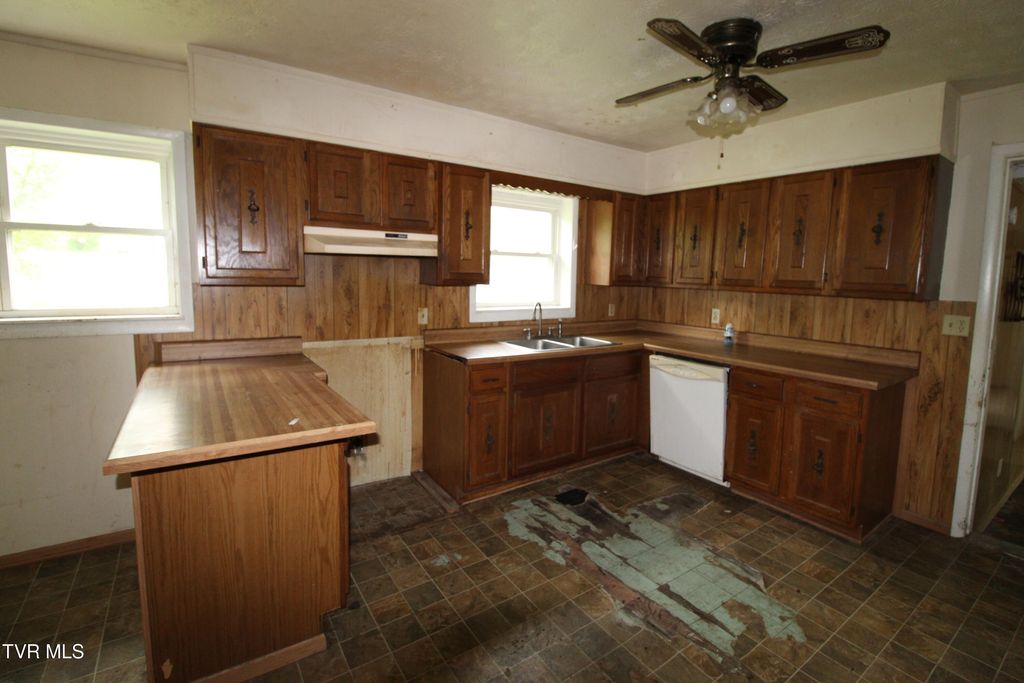 Photo of 301 Rose Hill Drive, Rose Hill, VA 24281 (MLS # 9979681)