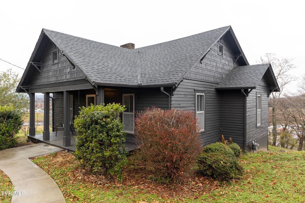 Photo of 136 Riverview Street, Newport, TN 37821 (MLS # 9989141)