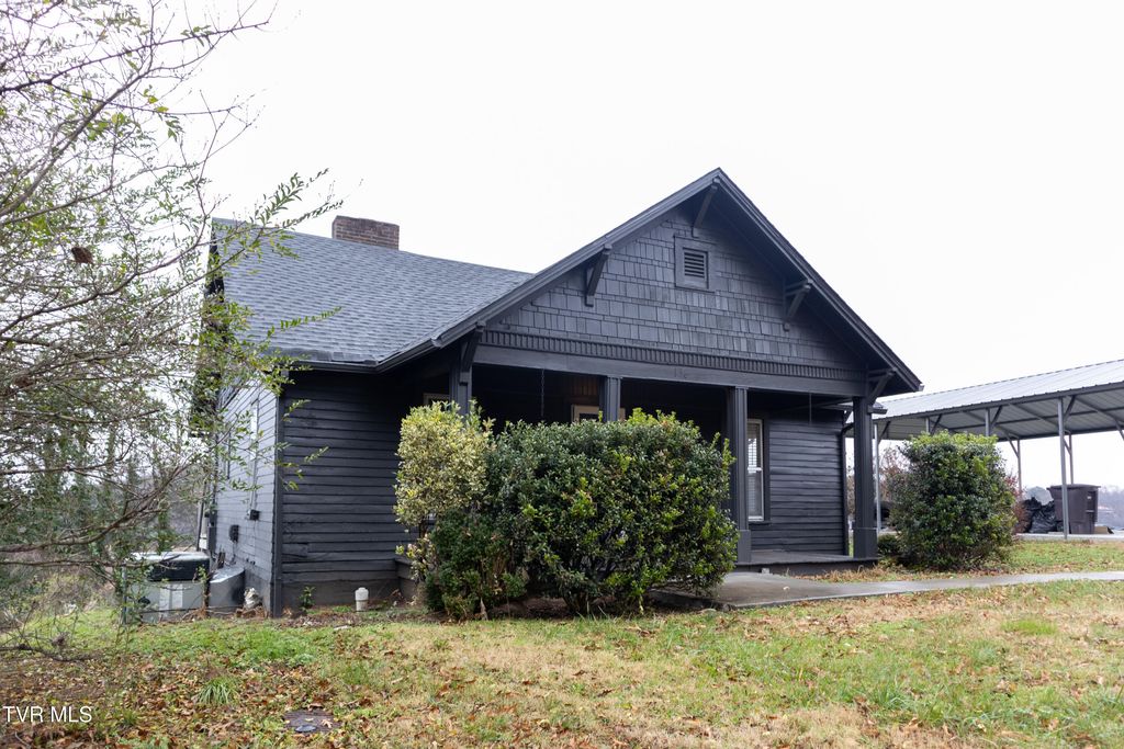 Photo of 136 Riverview Street, Newport, TN 37821 (MLS # 9989141)